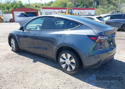 2023 Tesla Model Y Awd/Long Range Dual Motor All-Wheel Drive z USA, uszkodzony, nr VIN 7SAYGDEE8PA191415